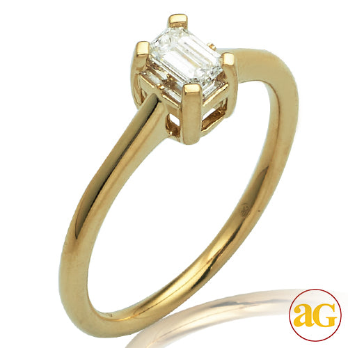 14KY 0.33 CTW EMERALD LADIES RING