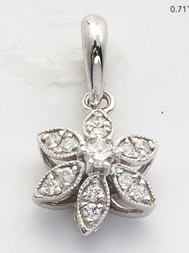 14KW 0.15CTW DIAMOND FLOWER SHAPED PENDANT - 0.5"